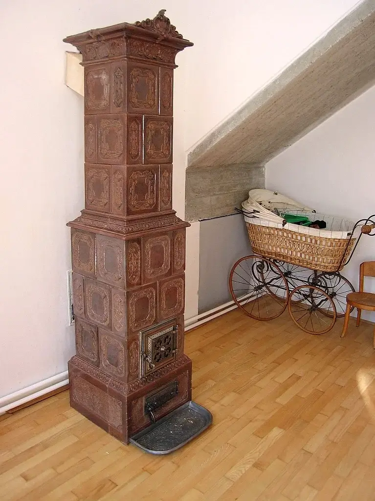 tradičná kachľová pec, tzv. veža, prestavba, Bratislava